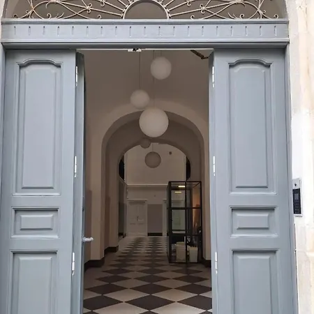 Garruba House 2 *